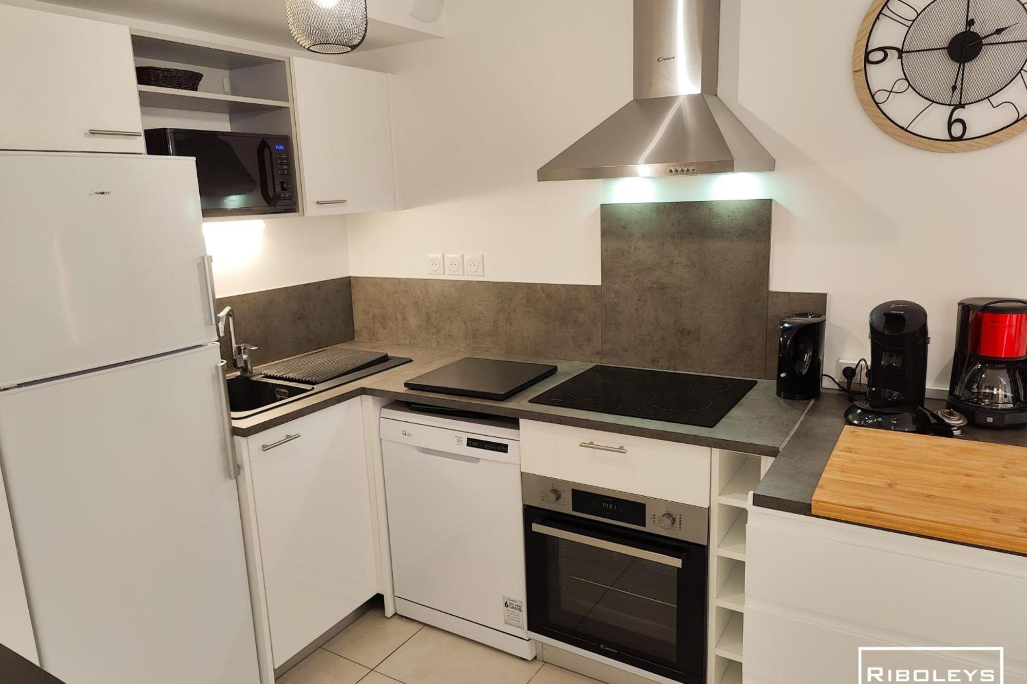 Villa T3 Climatisee En Residence Avec Piscine Виас Экстерьер фото