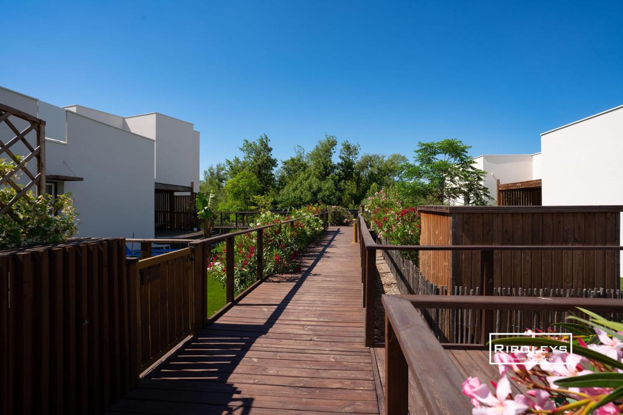 Villa T3 Climatisee En Residence Avec Piscine Виас Экстерьер фото